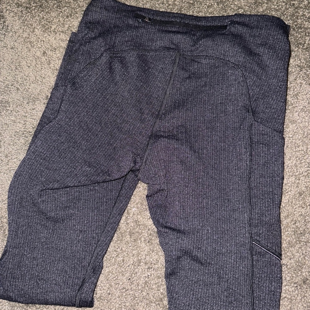 Lululemon leggings with pockets